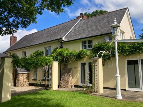Viesnīcas āriene, Oak View, rural home in Devon with Indoor Pool in Eksborna