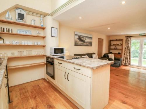 virtuve, Oak View, rural home in Devon with Indoor Pool in Eksborna
