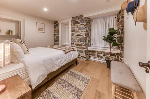 North House - Elegant 1 Bedroom Suite - image 2