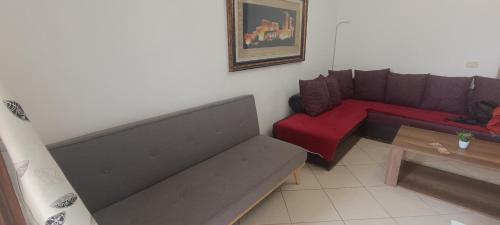 Central 1+1 Ap with balcony, Tirana (photo 6)