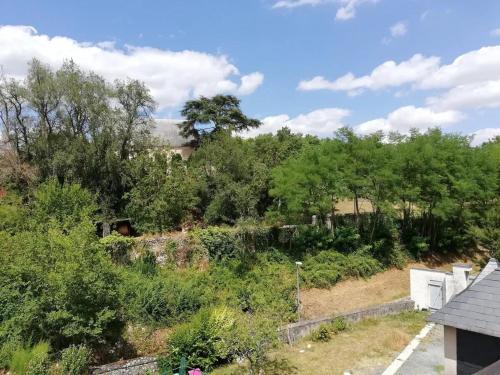 Appartement accueillant à Luynes, 60 m² avec jardin (Appartement accueillant a Luynes, 60 m² avec jardin) in ลูย์น