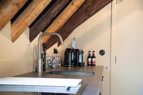 Kitchen, B&B Hoogstraat in Dokkum binnen de Bolwerken