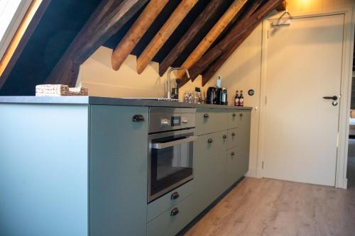 Kitchen, B&B Hoogstraat in Dokkum binnen de Bolwerken