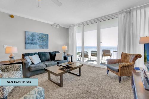 San Carlos 505 near Pink Pony Pub