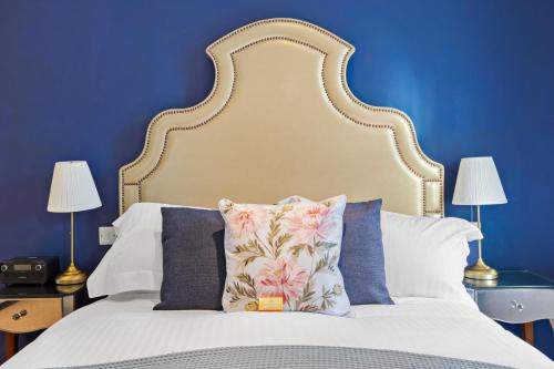Deluxe Double Room with Shower image 5