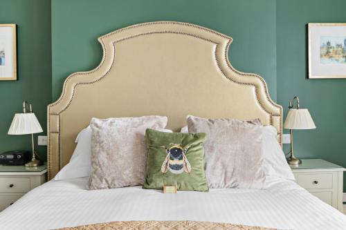 Superior Double Room image 5