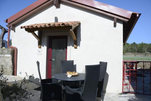 Casa da Lima Rabacal - Rest, Reflect, Reconnect in Nature in Moita Santa De Baixo