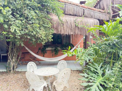 North Shore Maresias - 2 quadras da praia - Casas de 2 quartos - 80 m2 -2 banheiros -piscina sauna - estacion-churrasq privativa -wifi animais de peq porte roupa de cama e banho, Maresias (photo 7)