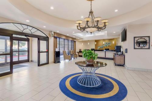 Előcsarnok, Best Western Plus Heritage Inn Ontario Rancho Cucamonga in Rancho Cucamonga