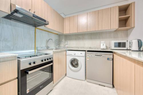 Serene 2 Bedrooms Apartment - image 9