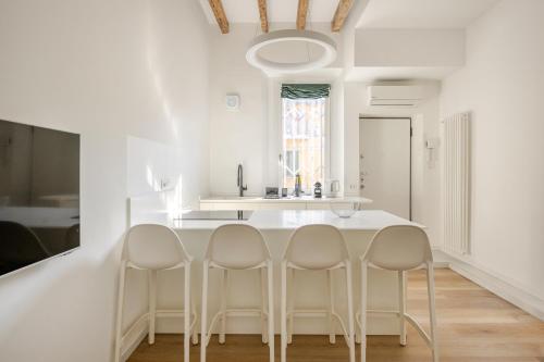 Design and Comfort in Isola in the Heart of Milan, Mediolan