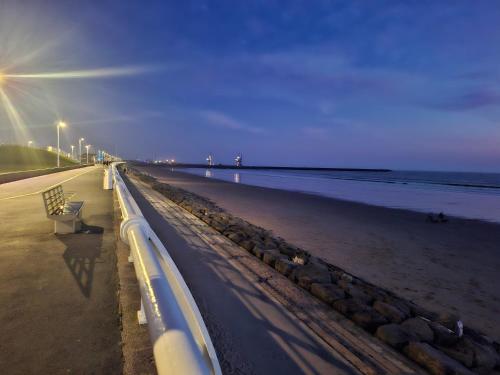 ชายหาด, Driftmark Beachfront location Aberavon Beach Sea Views Large Driveway parking private site fibre opt in พอร์ต เทลบอท