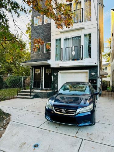 Luxury 2 Bedrooms 1 Bathroom Near NYC and EWR in Newark, USA