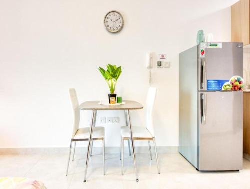 Posh Studio Apartments - image 7