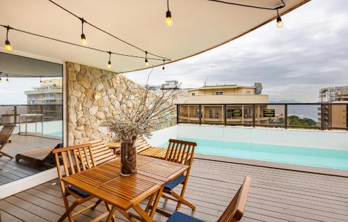 Swimming pool, B&B HOTEL Rio Copacabana Forte in Copacabana