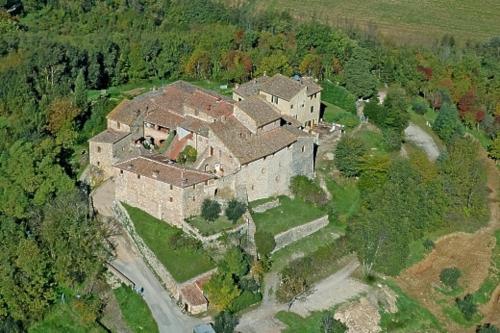  Castello di Monteliscai, Siena bei Sant'Andrea a Montecchio 