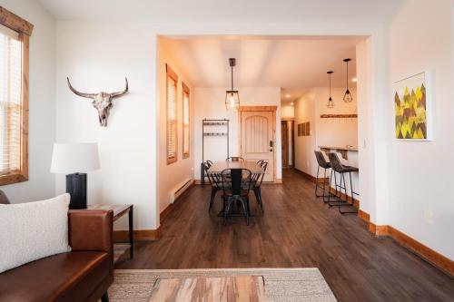 Large & Updated Driggs Condo Close to Town! 40 miles to Grand Teton!, Дриггс (фото 7)