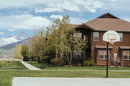 Large & Updated Driggs Condo Close to Town! 40 miles to Grand Teton!, Дриггс (фото 4)
