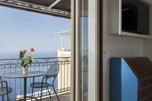 Deluxe Villa image 10