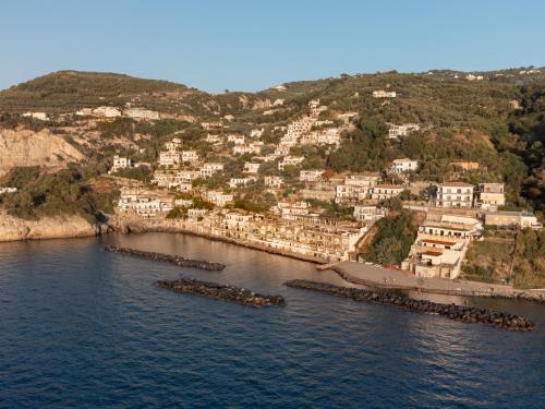 Villa - Beach Front image 2