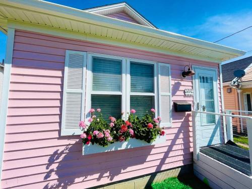 Pink Bungalow Downtown