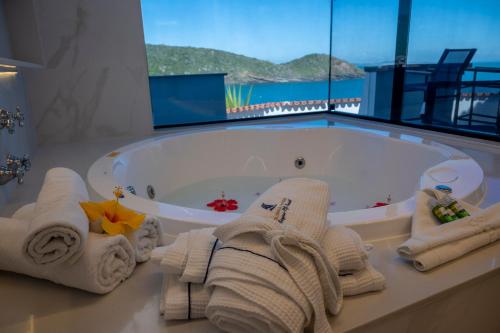 온수 욕조, Colonna Park Hotel in 아제다 앤 아제지냐 비치스