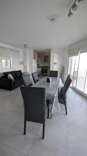 Departamento FRENTE AL MAR 3 AMB y MEDIO-VISTA PANORAMICA-PLAYA ESTRADA in 바리오 콘스티투시온