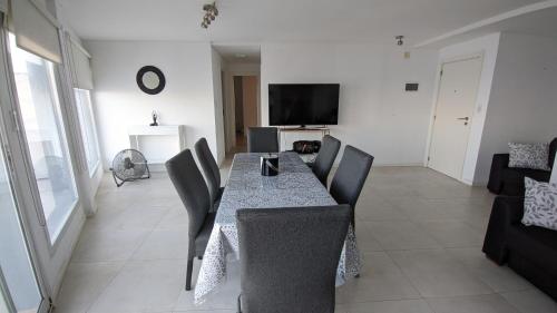 Departamento FRENTE AL MAR 3 AMB y MEDIO-VISTA PANORAMICA-PLAYA ESTRADA in 바리오 콘스티투시온