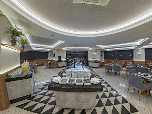 Hotel Metropole Maringa in Maringa