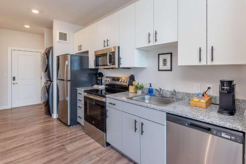 Bright & Cozy Near TQL & Paycor Stadiums in CUF