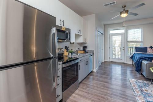 Bright & Cozy Near TQL & Paycor Stadiums in CUF
