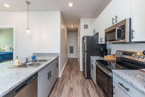 Modern Stay Close to Dining & Entertainment in CUF