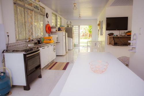 Konyha, Casa de campo cercada pela natureza com WiFi in Manacapuru