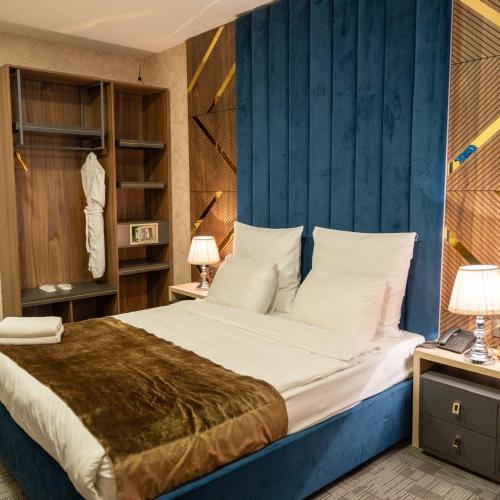 1 queen bed