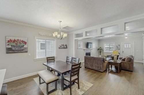 6th Street Retreat - image 18