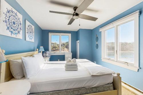 A Chatham Pearl on Oyster River A Chatham Pearl on Oyster River