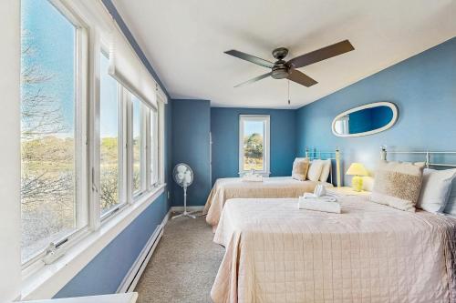 A Chatham Pearl on Oyster River A Chatham Pearl on Oyster River