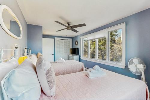 A Chatham Pearl on Oyster River A Chatham Pearl on Oyster River