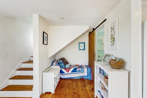 A Chatham Pearl on Oyster River A Chatham Pearl on Oyster River