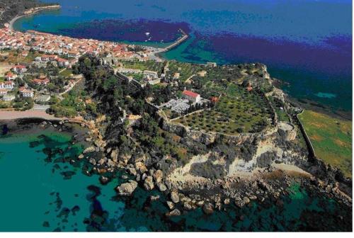 Finiki Plaza - image 11