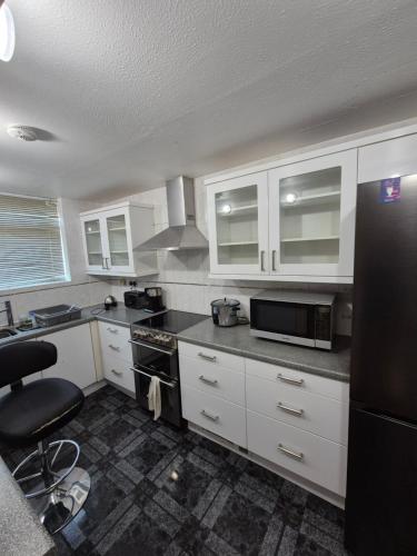 Three bedroom house with a garden in Redhill West