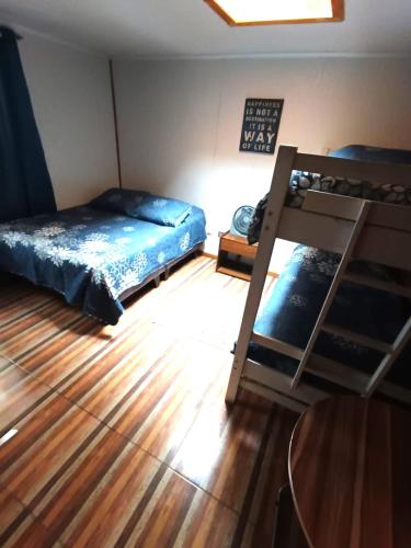 1 double bed, 1 bunk bed