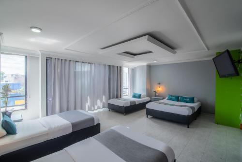 1 double bed, 3 twin beds