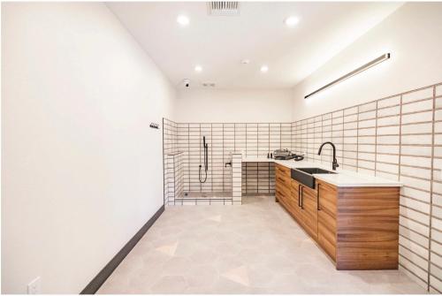 Pure Suites Glendale Furnished Two Bed Pool Gym detail