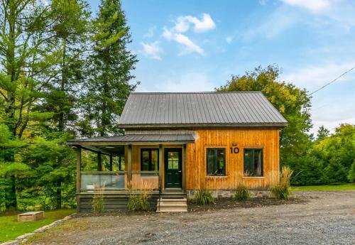Le 10 - Spa Sauna Shower Bromont Lac-Brome