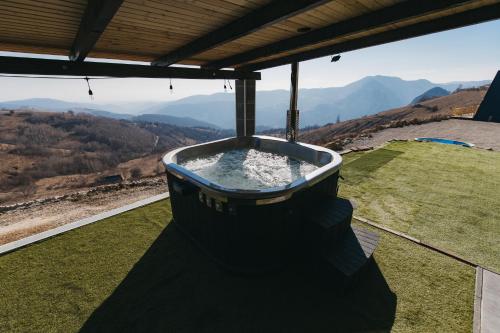 Omgeving, Magia Muntelui in Valea Manastirii