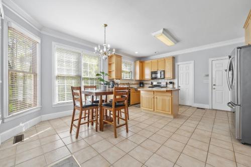 Facilities, Family-friendly Ellenwood Home with Parking & Deck in Gresham Park