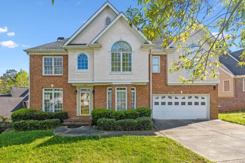 View, Family-friendly Ellenwood Home with Parking & Deck in Gresham Park