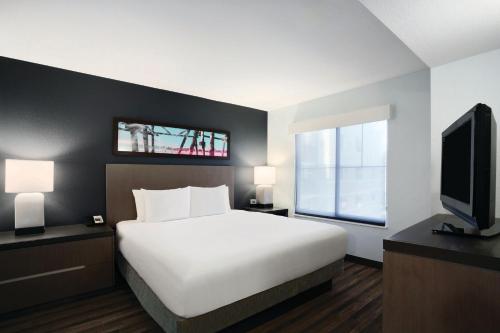 HYATT house Pleasant Hill Room Type - One-Bedroom King Suite
