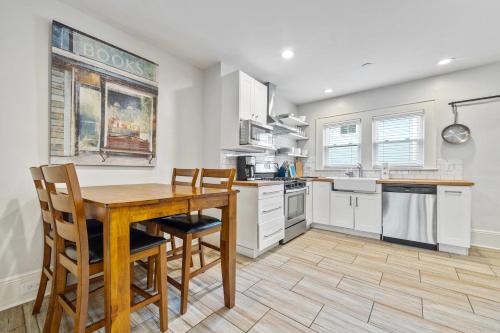 Cozy 4BR 2BA Home Near Inman Park near Fernbank Mseum Natural History